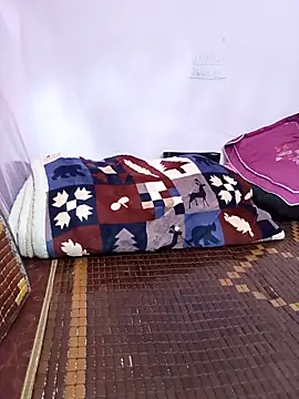 Phoebe-e online show from 04.15.26