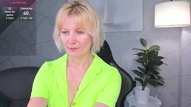Julie Lucas online show from 06.07.26