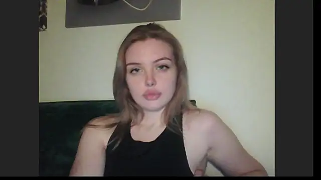 Snapshot of lina_milka chatting on 05.21.26 lina milka online show from 05.21.26