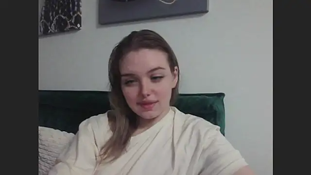 Snapshot of lina_milka chatting on 05.29.26 lina milka online show from 05.29.26