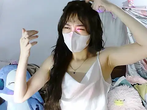 Snapshot of Onikimii chatting on 02.13.26 Onikimii online show from 02.13.26