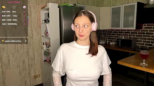 Snapshot of ChrisAmott chatting on 02.10.26 ChrisAmott online show from 02.10.26