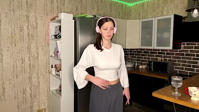 Snapshot of ChrisAmott chatting on 02.11.26 ChrisAmott online show from 02.11.26