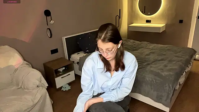 Snapshot of ChrisAmott chatting on 04.08.26 ChrisAmott online show from 04.08.26