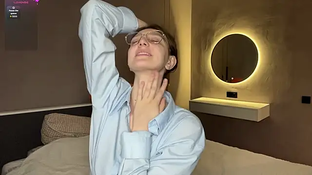 Snapshot of ChrisAmott chatting on 04.11.26 ChrisAmott online show from 04.11.26