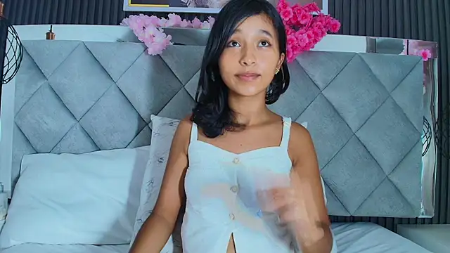 Snapshot of Real_virgin_Pussy chatting on 04.28.26 Real virgin Pussy online show from 04.28.26