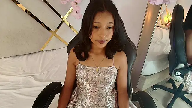 Snapshot of Real_virgin_Pussy chatting on 06.17.26 Real virgin Pussy online show from 06.17.26