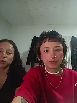 AlexxaAndRileyy online show from 05.17.26