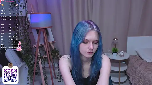 Snapshot of JuanaSumma chatting on 05.18.26 JuanaSumma online show from 05.18.26