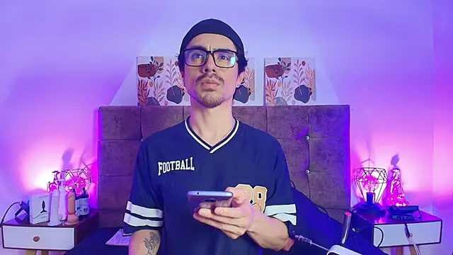 Ethan Briggs  online show from 07.12.26