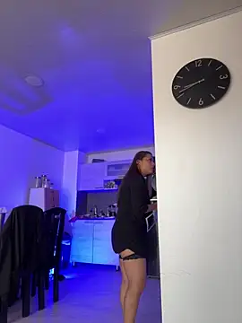 Pretty  Milf online show from 04.08.26