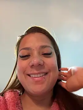 Pretty  Milf online show from 04.12.26