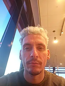 Rayzel White online show from 01.17.26