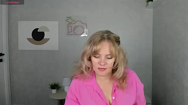 Snapshot of Victoria_Nelson chatting on 04.27.26 Victoria Nelson online show from 04.27.26