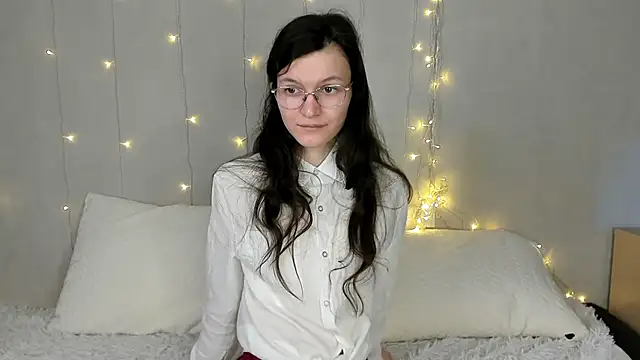 ThoraMarola online show from 02.20.26