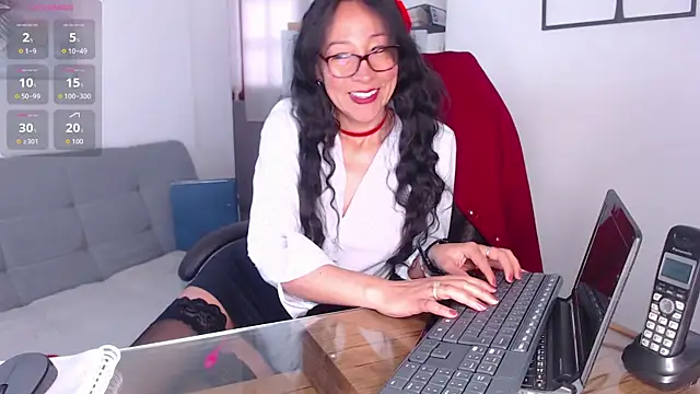 Snapshot of loretta_fraser chatting on 05.04.26 loretta fraser online show from 05.04.26