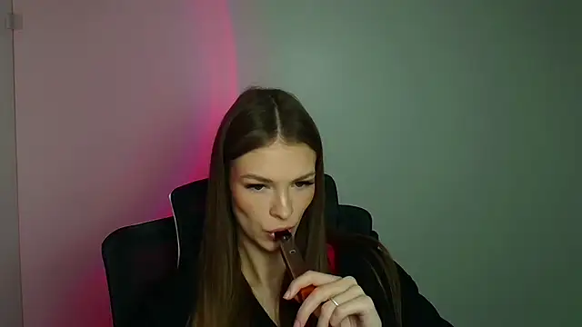 Snapshot of Lina_Loveuu chatting on 02.19.26 Lina Loveuu online show from 02.19.26