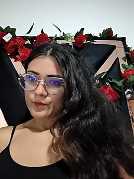 Snapshot of Freyarosse chatting on 02.17.26 Freyarosse online show from 02.17.26