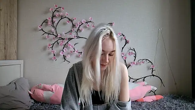 Snapshot of MisaMew chatting on 05.19.26 MisaMew online show from 05.19.26