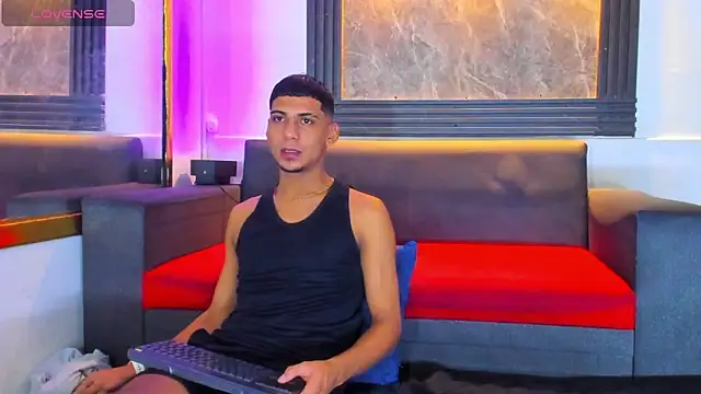 ALEX KEITH26 online show from 04.17.26