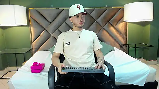 Salvattore Muller online show from 02.17.26