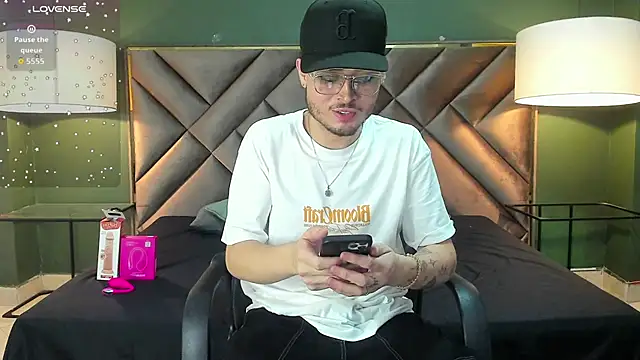 Salvattore Muller online show from 02.25.26