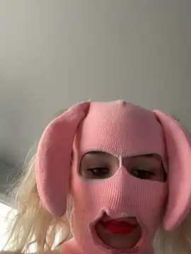 Snapshot of SexySkiBunny chatting on 02.23.26 SexySkiBunny online show from 02.23.26