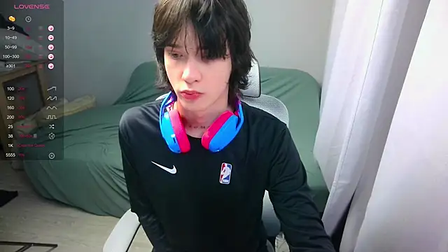 LeonBoykisser online show from 03.03.26