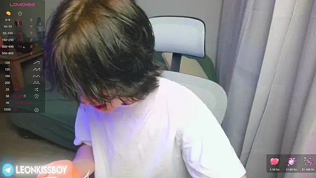 LeonBoykisser online show from 04.06.26