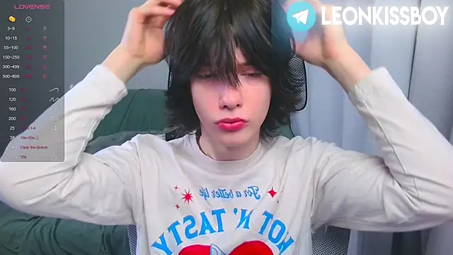 LeonBoykisser online show from 04.10.26