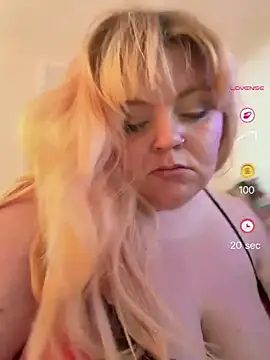 Snapshot of danikaFendyr chatting on 06.20.26 danikaFendyr online show from 06.20.26