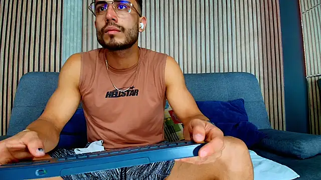 Vans Ross online show from 02.05.26