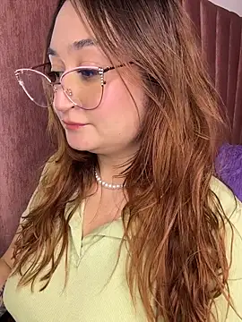 Snapshot of SalomeFlores chatting on 03.21.26 SalomeFlores online show from 03.21.26