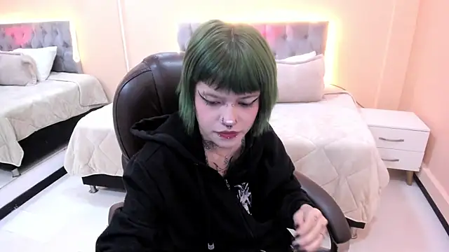 Snapshot of Bela_Craxkerr chatting on 02.24.26 Bela Craxkerr online show from 02.24.26