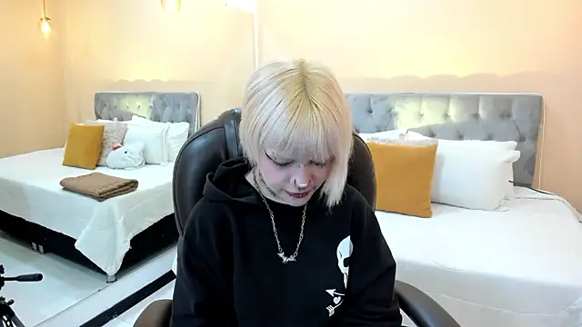 Bela Craxkerr online show from 03.21.26