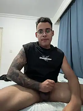 Snapshot of pornooyooo chatting on 03.24.26 pornooyooo online show from 03.24.26