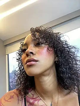 Snapshot of LizStorm_ chatting on 05.17.26 LizStorm online show from 05.17.26