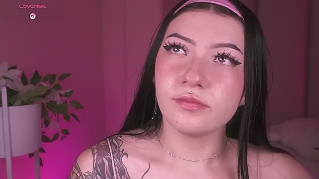 Snapshot of Dolcexx_ chatting on 02.27.26 Dolcexx online show from 02.27.26