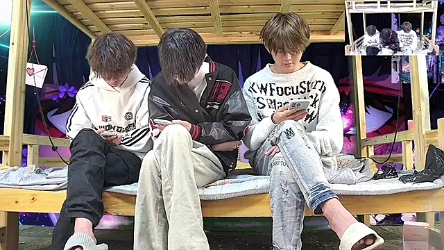 xiaohuangren01 online show from 03.09.26