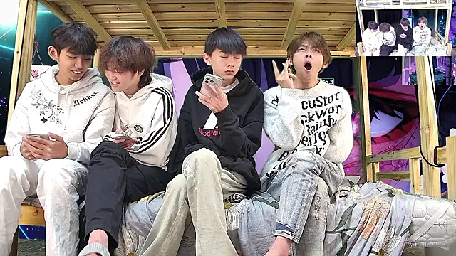 xiaohuangren01 online show from 03.13.26