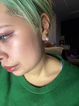 BADBITCHISAKI online show from 04.15.26