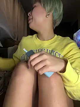 BADBITCHISAKI online show from 04.16.26