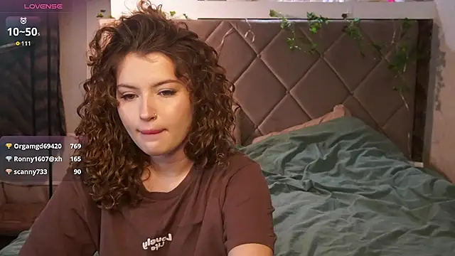 Snapshot of SueCurly chatting on 03.01.26 SueCurly online show from 03.01.26