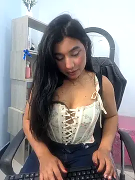 Snapshot of valenlopezz_ chatting on 05.14.26 valenlopezz online show from 05.14.26