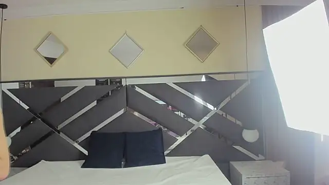 Ambarross  online show from 03.25.26