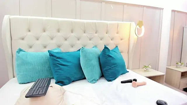 Snapshot of sweet_shanaia chatting on 05.29.26 sweet shanaia online show from 05.29.26