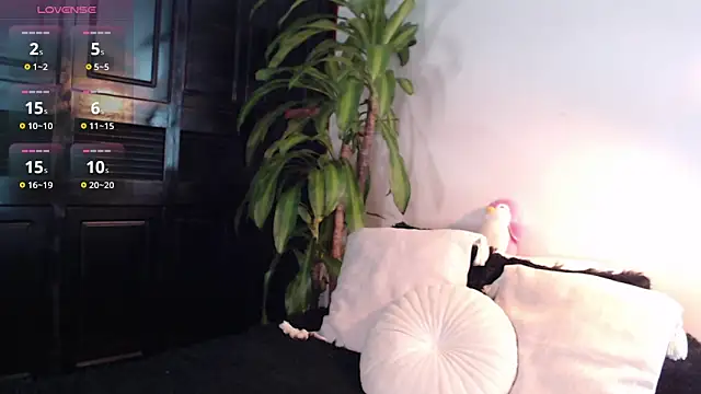 Snapshot of Mia_Volkova_ chatting on 04.20.26 Mia Volkova online show from 04.20.26