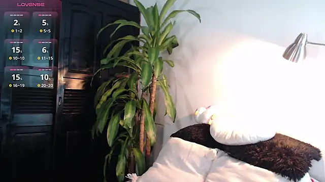 Snapshot of Mia_Volkova_ chatting on 04.29.26 Mia Volkova online show from 04.29.26