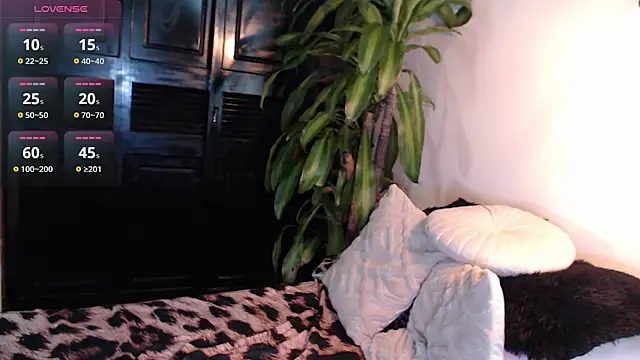 Snapshot of Mia_Volkova_ chatting on 05.26.26 Mia Volkova online show from 05.26.26