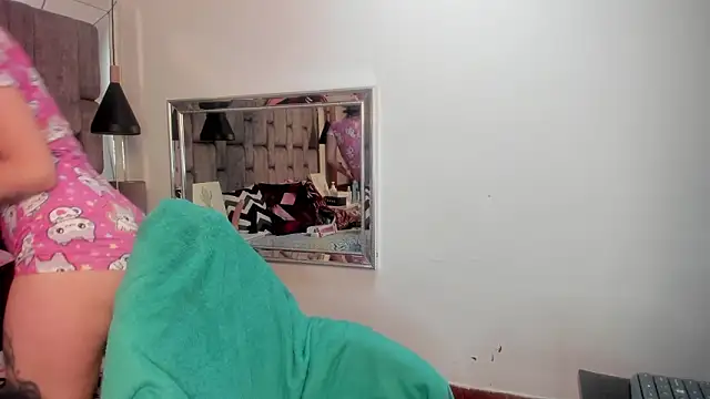 JenniQ69 online show from 02.11.26